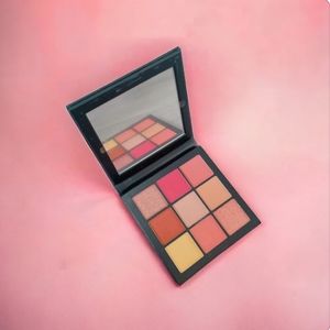🆕️ HUDA Beauty Coral Obsessions Eyeshadow Palette NEW
